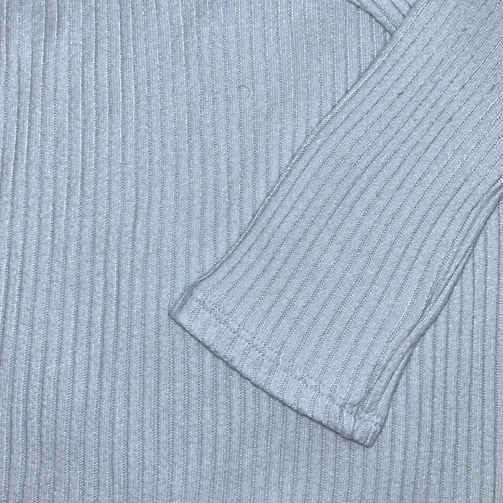 Baby blue American Eagle top S - Picture 2 of 6